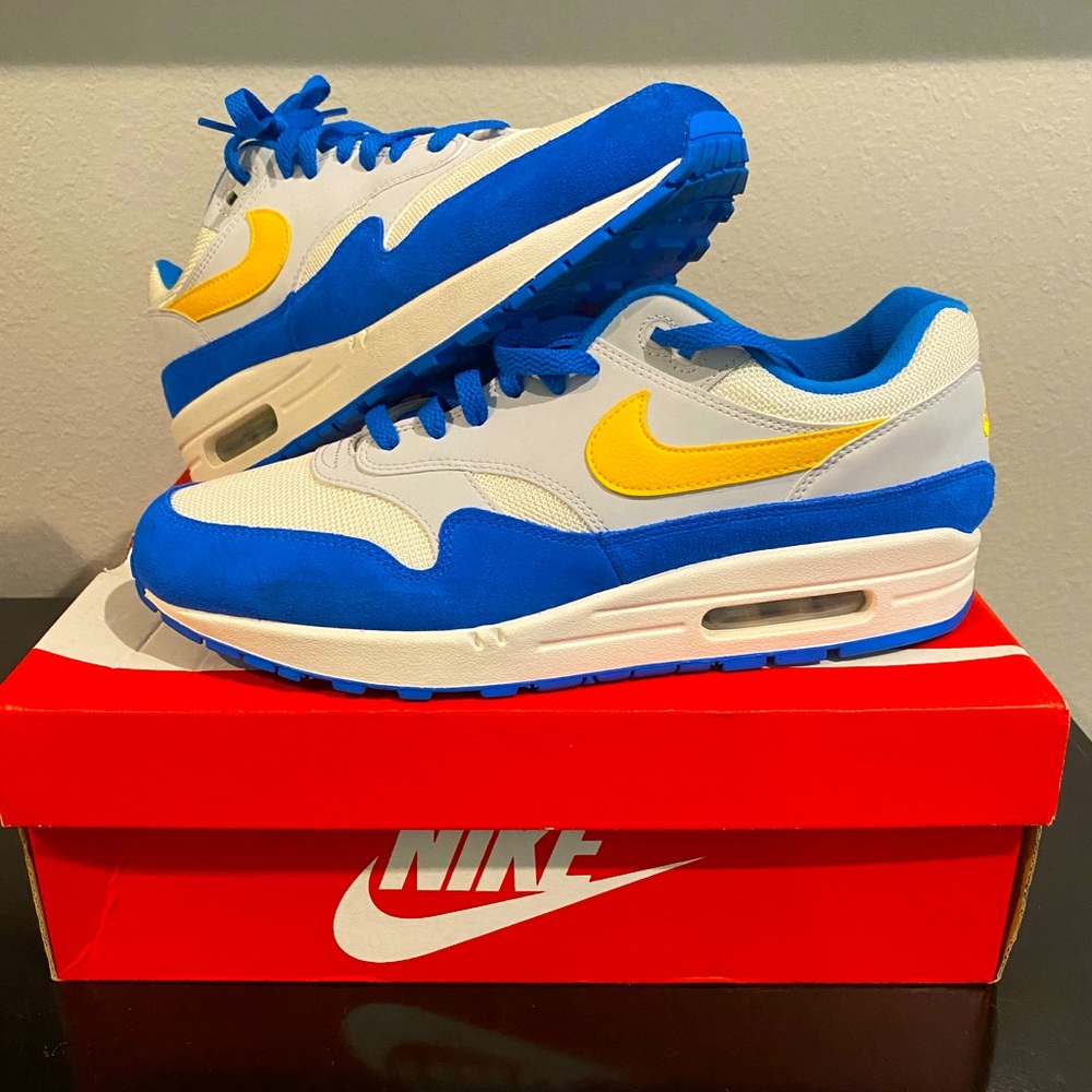 Nike Air Max 1’s ‘Signal Blue’s’